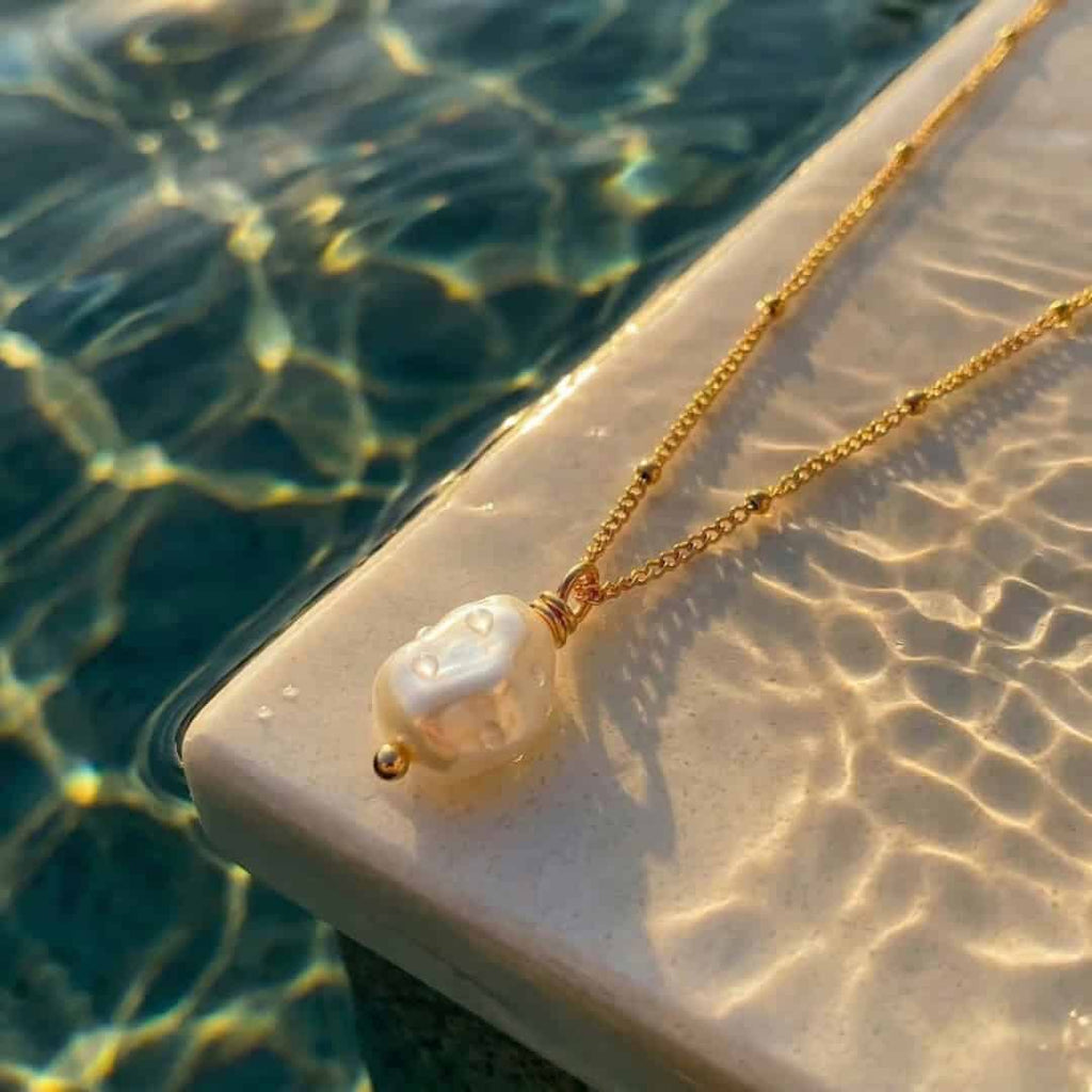 Baroque Pearl Pendant Necklace